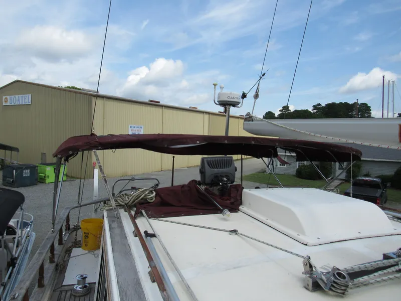 Slide: The Image of Island Trader 40 Motor Sailor 1982 - 72