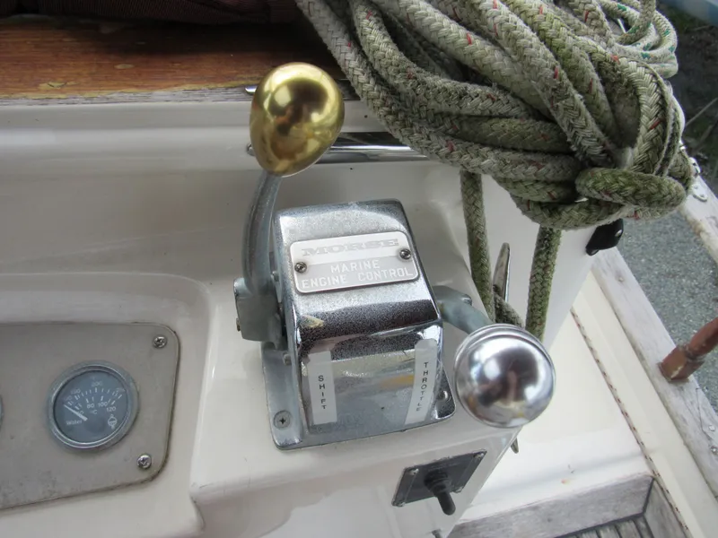 Slide: The Image of Island Trader 40 Motor Sailor 1982 - 76