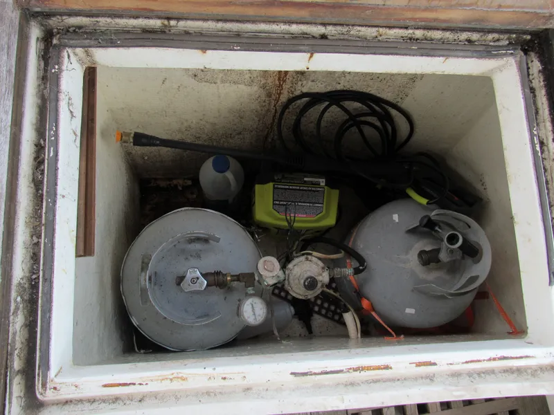 Slide: The Image of Island Trader 40 Motor Sailor 1982 - 84