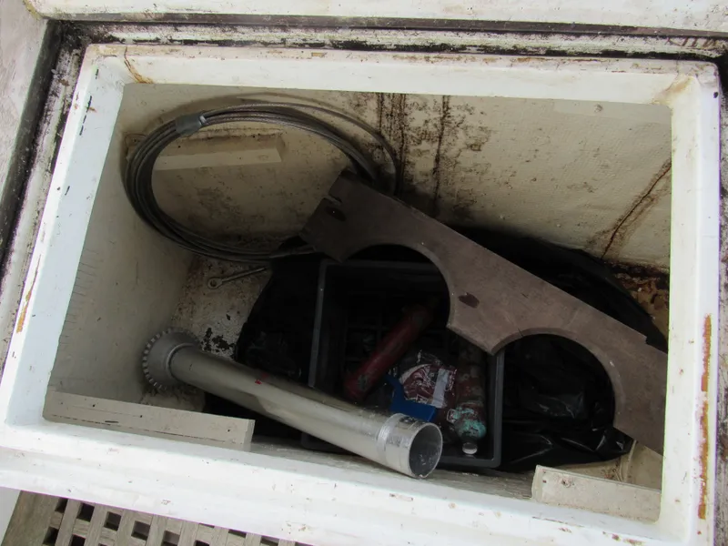 Slide: The Image of Island Trader 40 Motor Sailor 1982 - 85