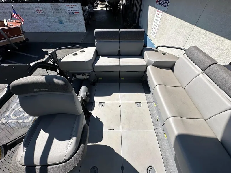 Slide: The Image of Sea-Doo Switch Sport 21 2022 - 10