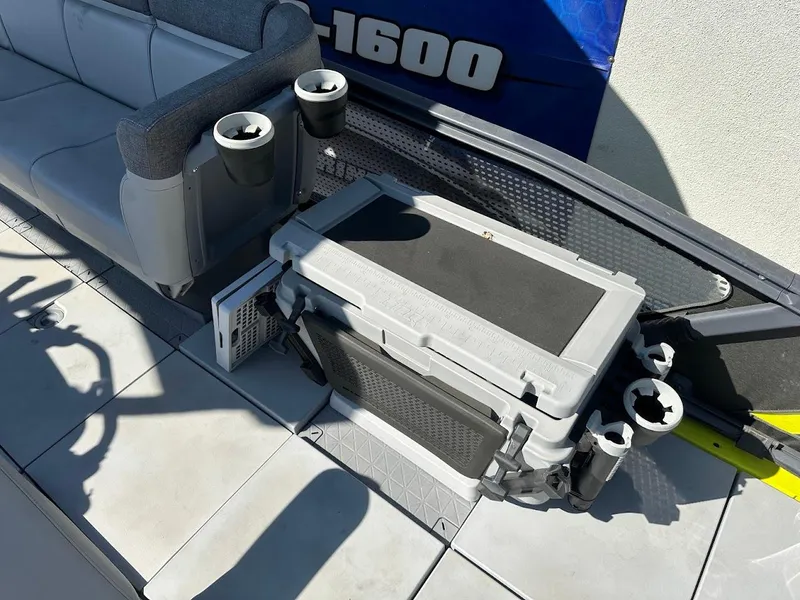 Slide: The Image of Sea-Doo Switch Sport 21 2022 - 22