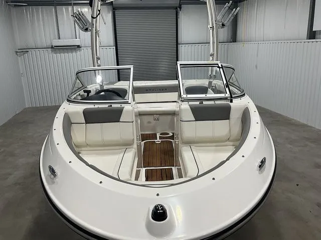 Slide: The Image of Bayliner 185 Bowrider 2015 - 11