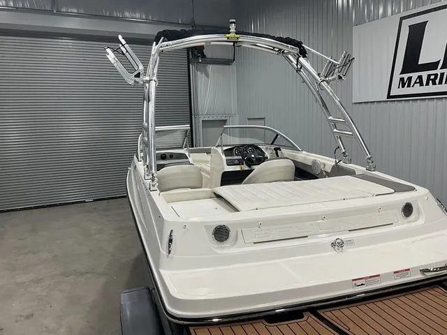 Slide: The Image of Bayliner 185 Bowrider 2015 - 13