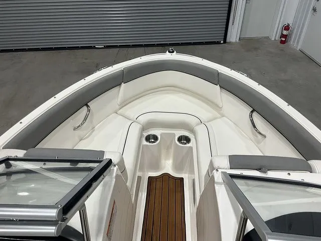 Slide: The Image of Bayliner 185 Bowrider 2015 - 14