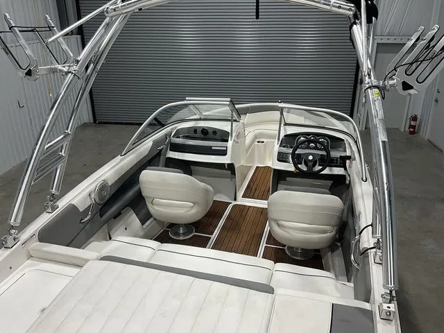 Slide: The Image of Bayliner 185 Bowrider 2015 - 15