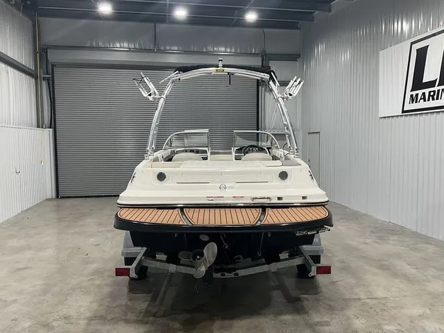 Slide: The Image of Bayliner 185 Bowrider 2015 - 16