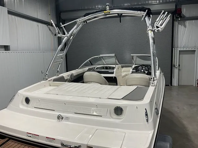 Slide: The Image of Bayliner 185 Bowrider 2015 - 20