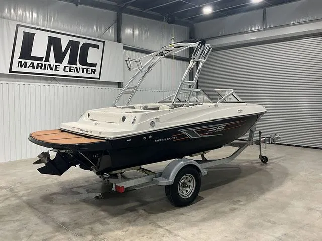 Slide: The Image of Bayliner 185 Bowrider 2015 - 4