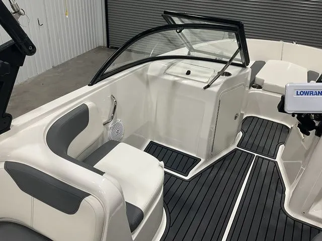 Slide: The Image of Bayliner Element E21 2022 - 16