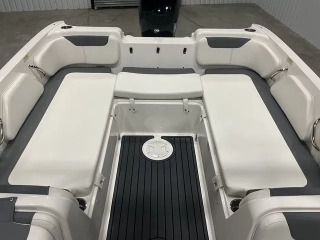 Slide: The Image of Bayliner Element E21 2022 - 17