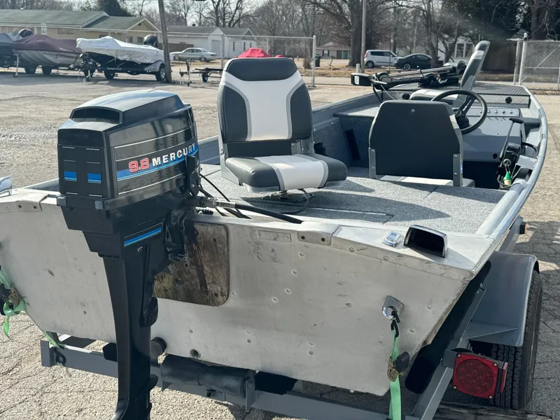 Slide: The Image of Bass Tracker III 1980 - 5