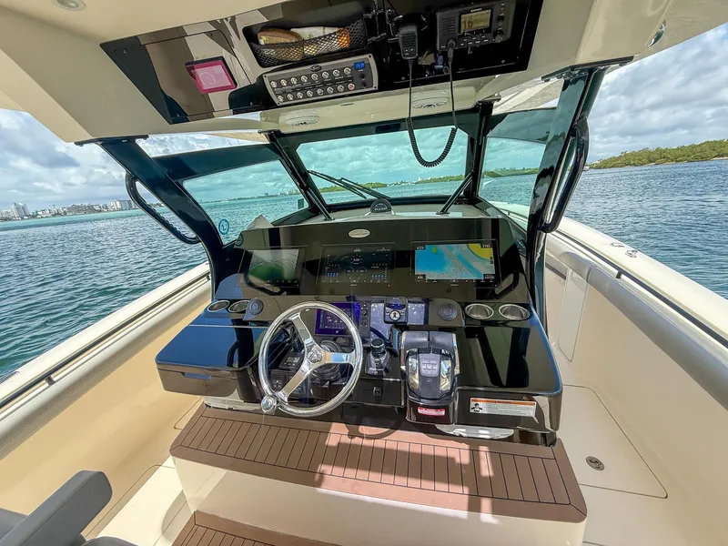 Slide: The Image of Scout 380 LXF 2020 - 53