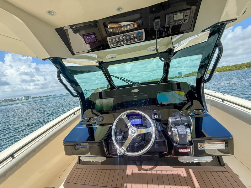 Slide: The Image of Scout 380 LXF 2020 - 54