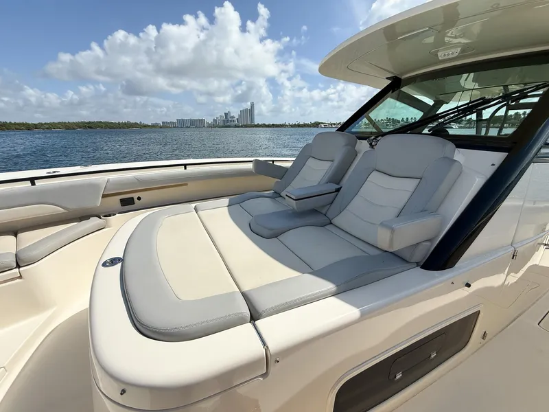 Slide: The Image of Scout 380 LXF 2020 - 62