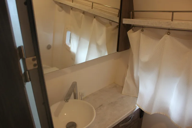 Slide: The Image of Regal 33 XO 2021 - 50