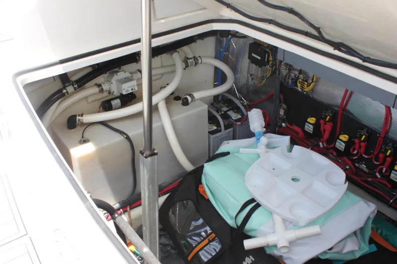 Slide: The Image of Regal 33 XO 2021 - 61