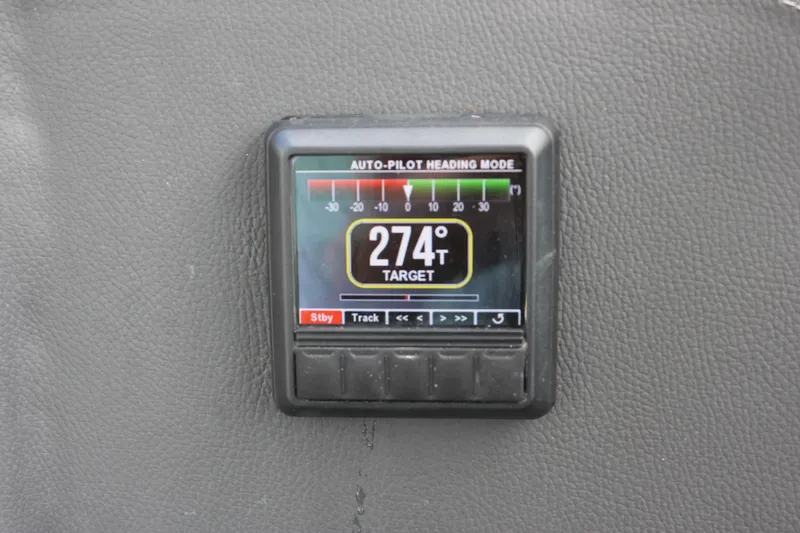 Slide: The Image of Regal 33 XO 2021 - 64