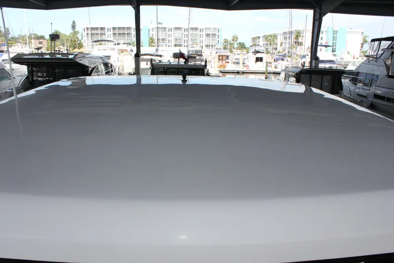 Slide: The Image of Regal 33 XO 2021 - 70