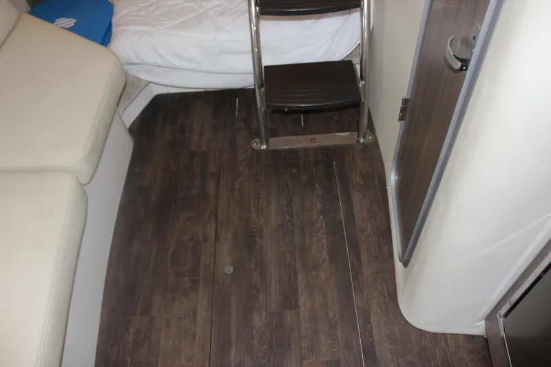 Slide: The Image of Regal 33 XO 2021 - 85