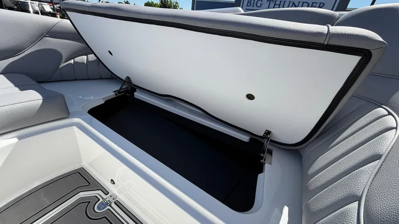 Slide: The Image of MB B52 25 Alpha 2025 - 50