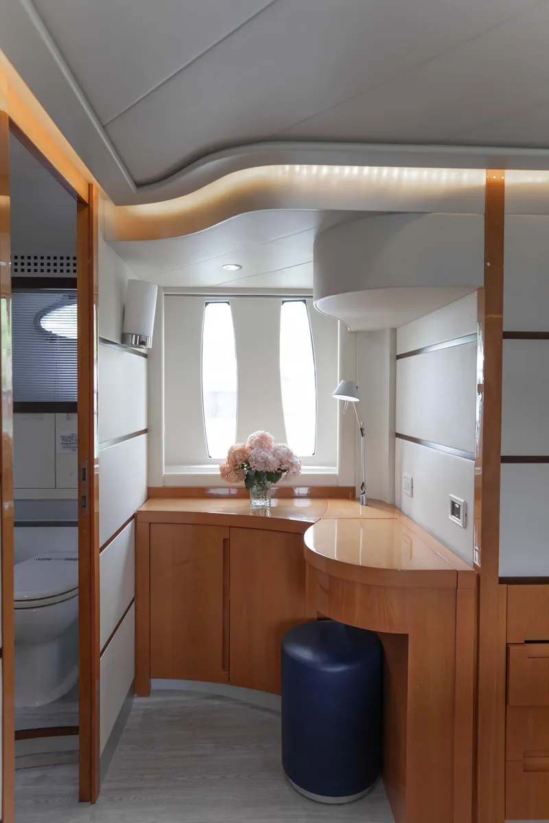 Slide: The Image of Pershing 62' 2008 - 6