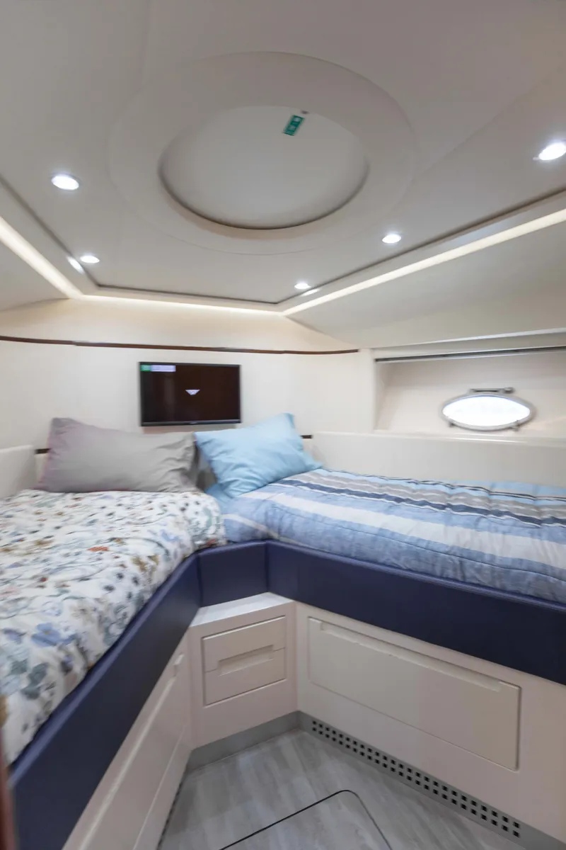 Slide: The Image of Pershing 62' 2008 - 8