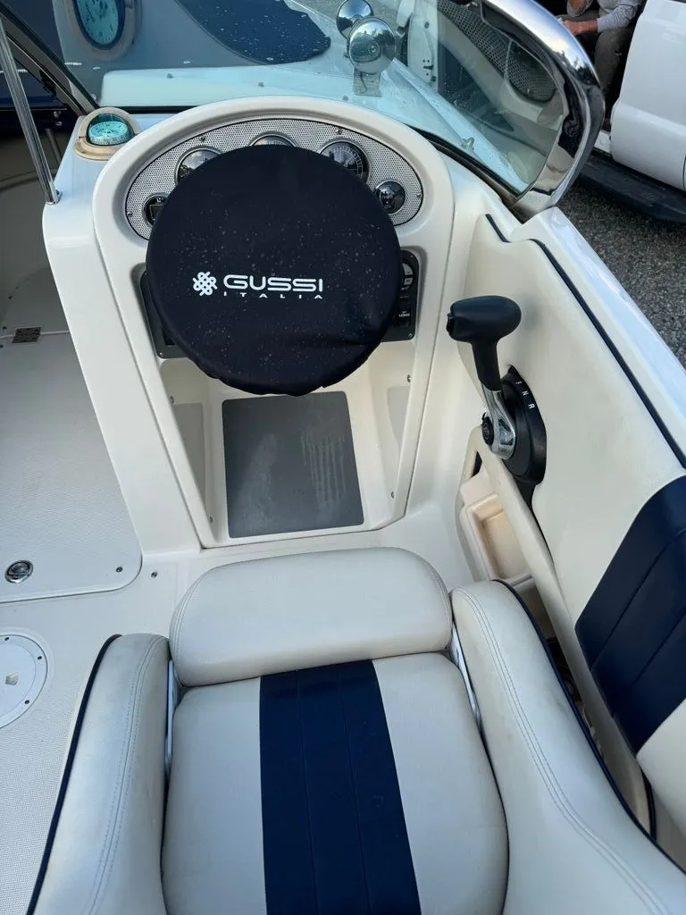 Slide: The Image of Chris-Craft 22 LAUNCH 2005 - 3