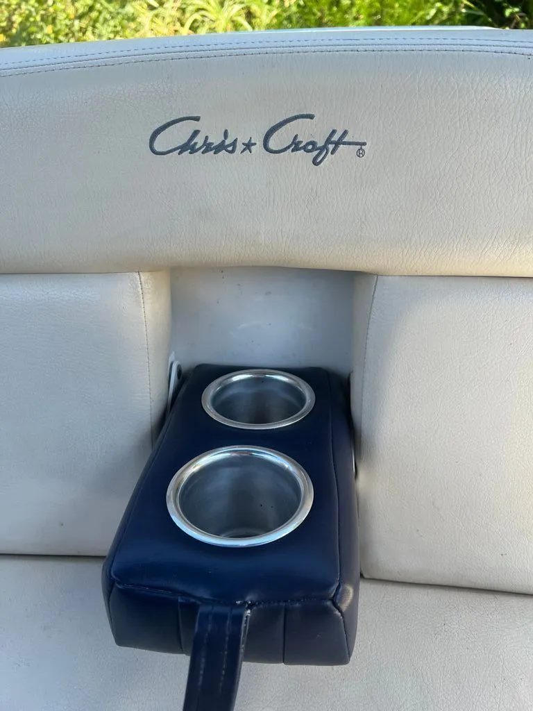 Slide: The Image of Chris-Craft 22 LAUNCH 2005 - 6