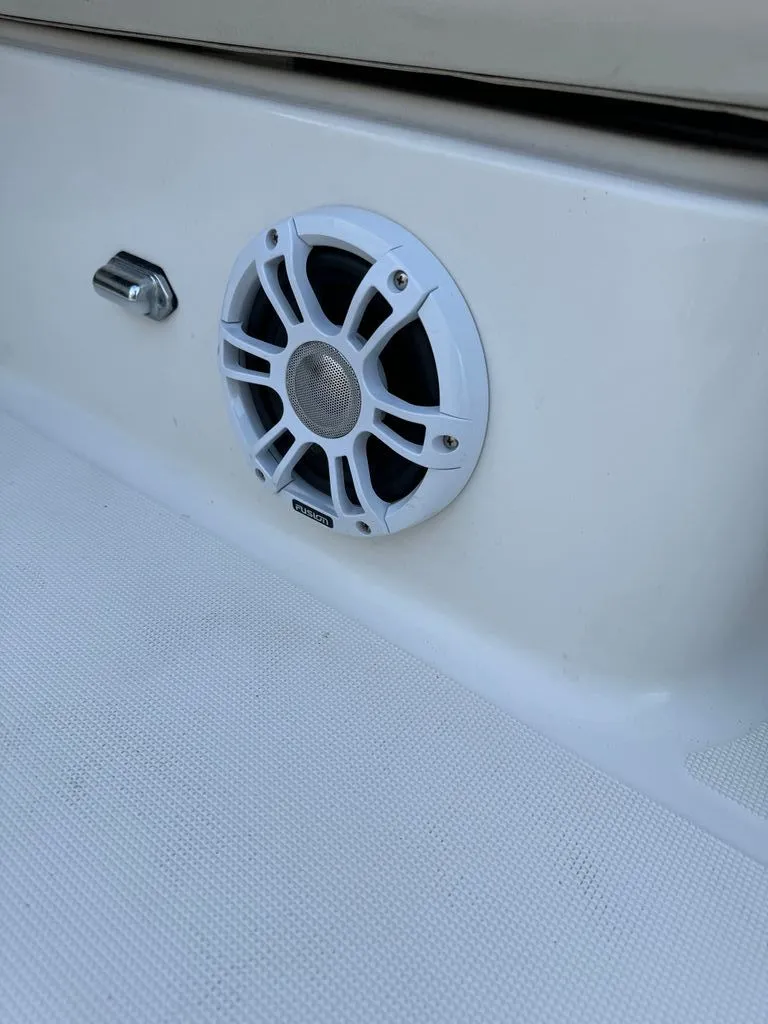 Slide: The Image of Chris-Craft 22 LAUNCH 2005 - 9