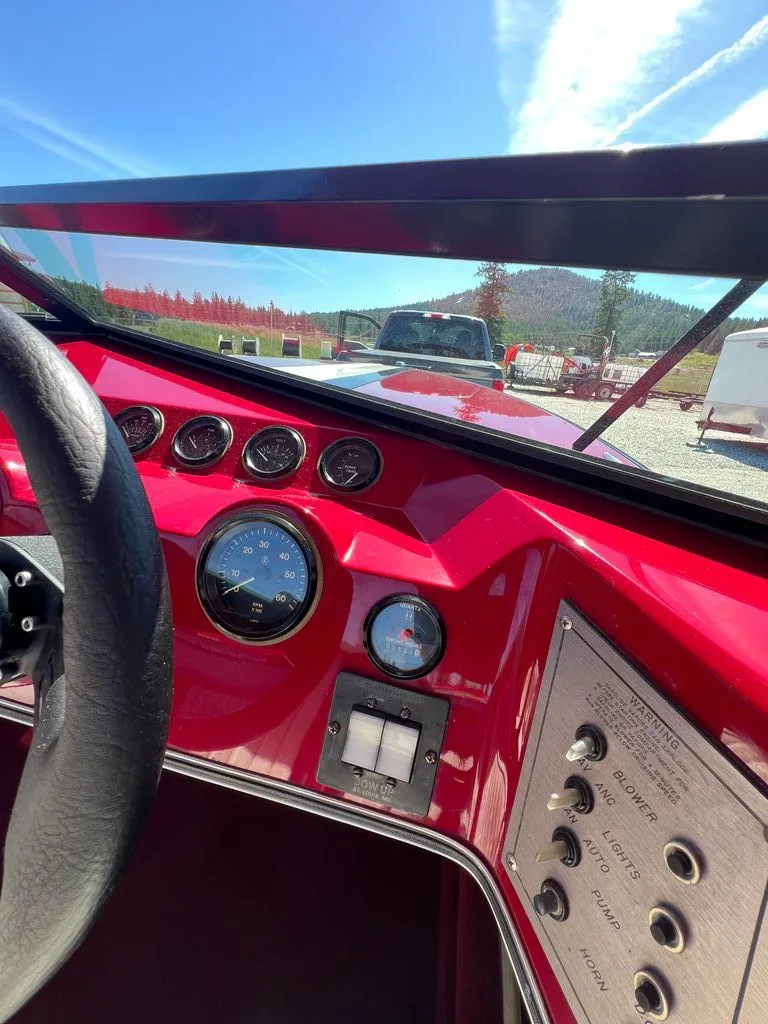 Slide: The Image of Checkmate Vision 221 Magnum 1988 - 3