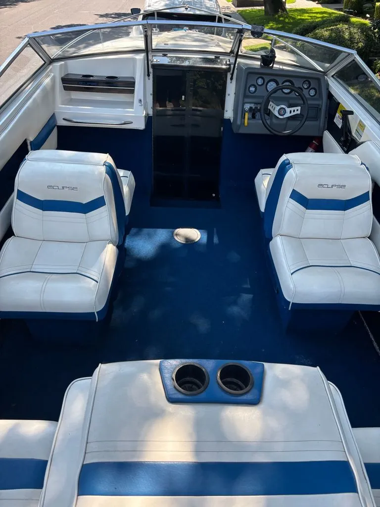 Slide: The Image of Wellcraft Eclipse 216 1991 - 5