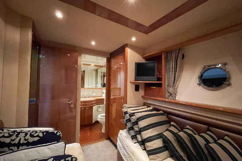 Slide: The Image of Azimut 74 2004 - 102