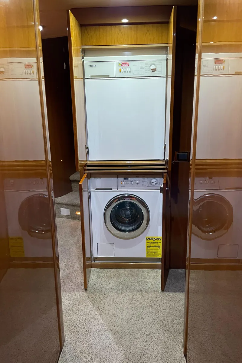 Slide: The Image of Azimut 74 2004 - 122