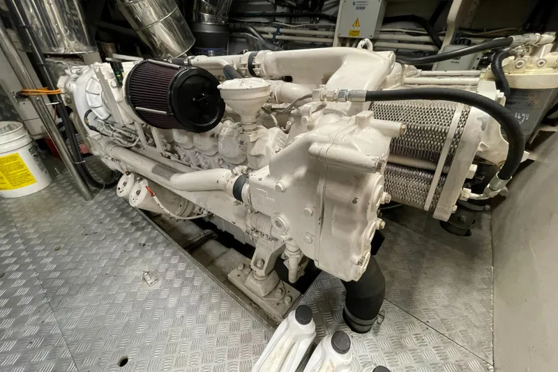 Slide: The Image of Azimut 74 2004 - 145