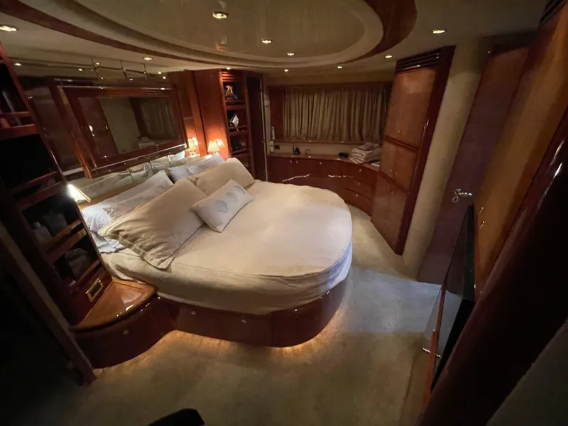 Slide: The Image of Azimut 74 2004 - 88