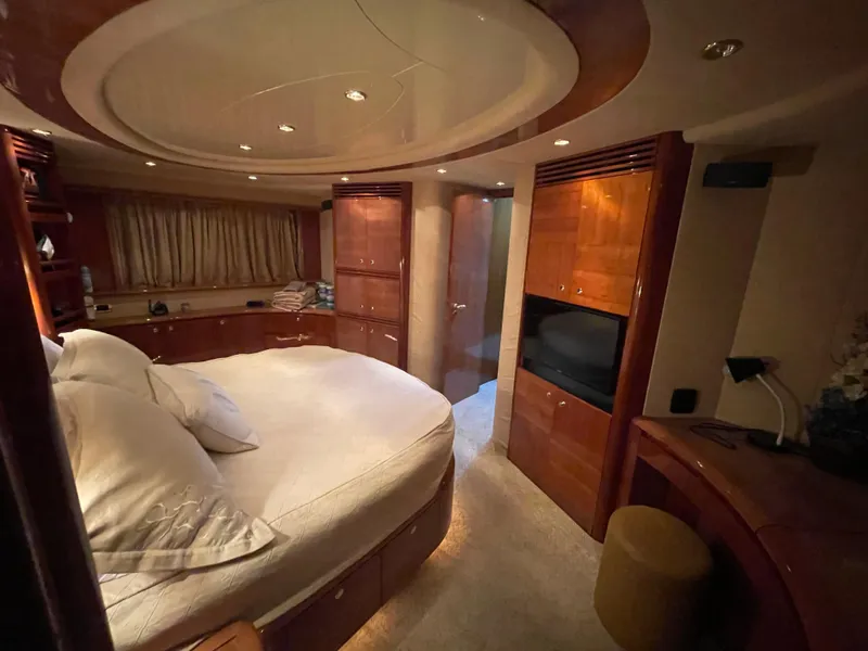 Slide: The Image of Azimut 74 2004 - 89