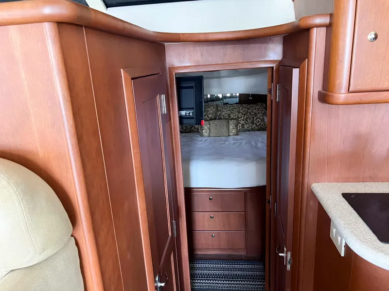 Slide: The Image of Silverton 38 Sport Bridge 2005 - 50