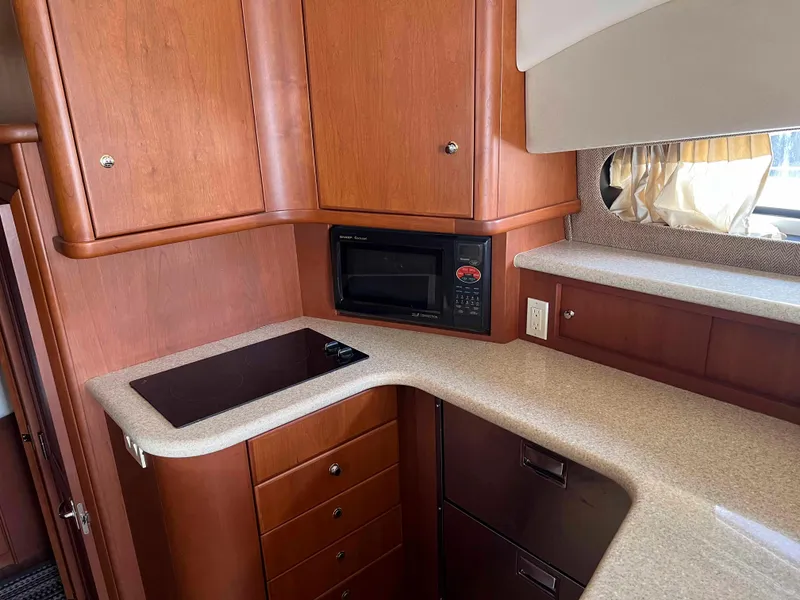 Slide: The Image of Silverton 38 Sport Bridge 2005 - 58