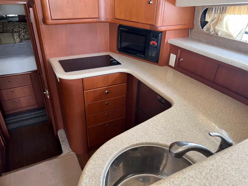 Slide: The Image of Silverton 38 Sport Bridge 2005 - 59