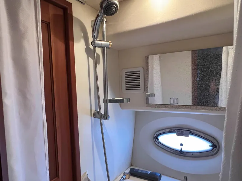 Slide: The Image of Silverton 38 Sport Bridge 2005 - 65