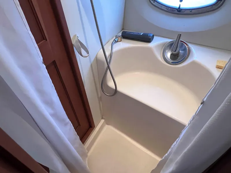 Slide: The Image of Silverton 38 Sport Bridge 2005 - 67