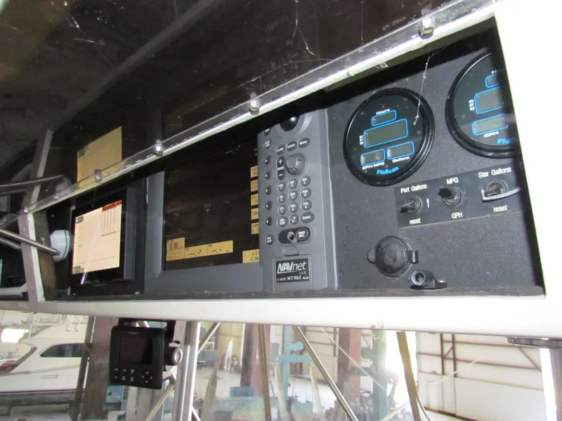 Slide: The Image of Viking 45 Convertible 1988 - 16