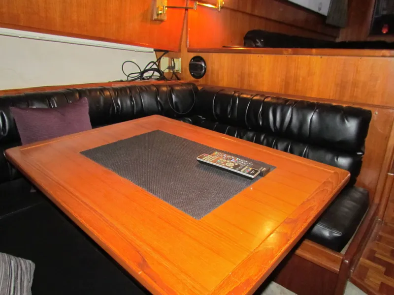 Slide: The Image of Viking 45 Convertible 1988 - 32