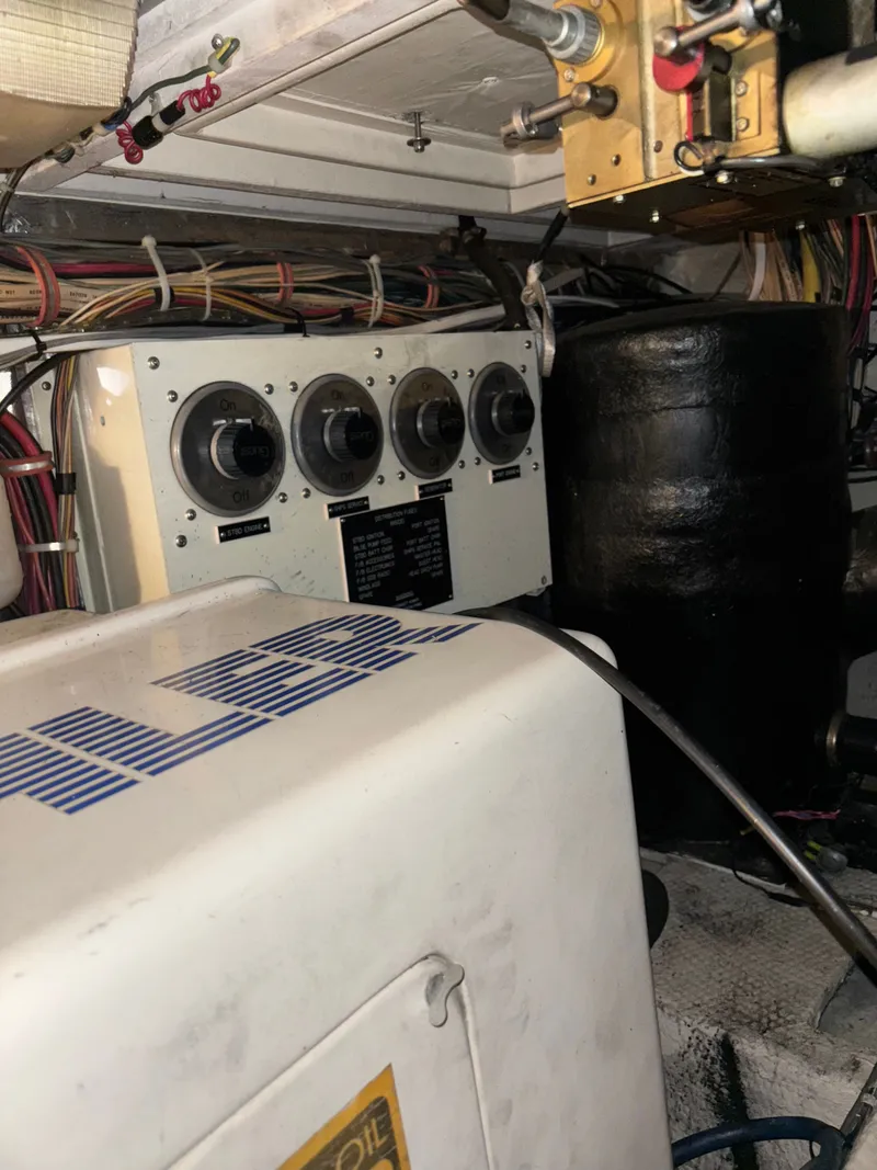 Slide: The Image of Viking 45 Convertible 1988 - 37