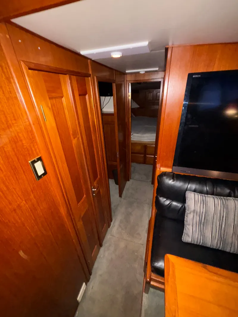 Slide: The Image of Viking 45 Convertible 1988 - 39