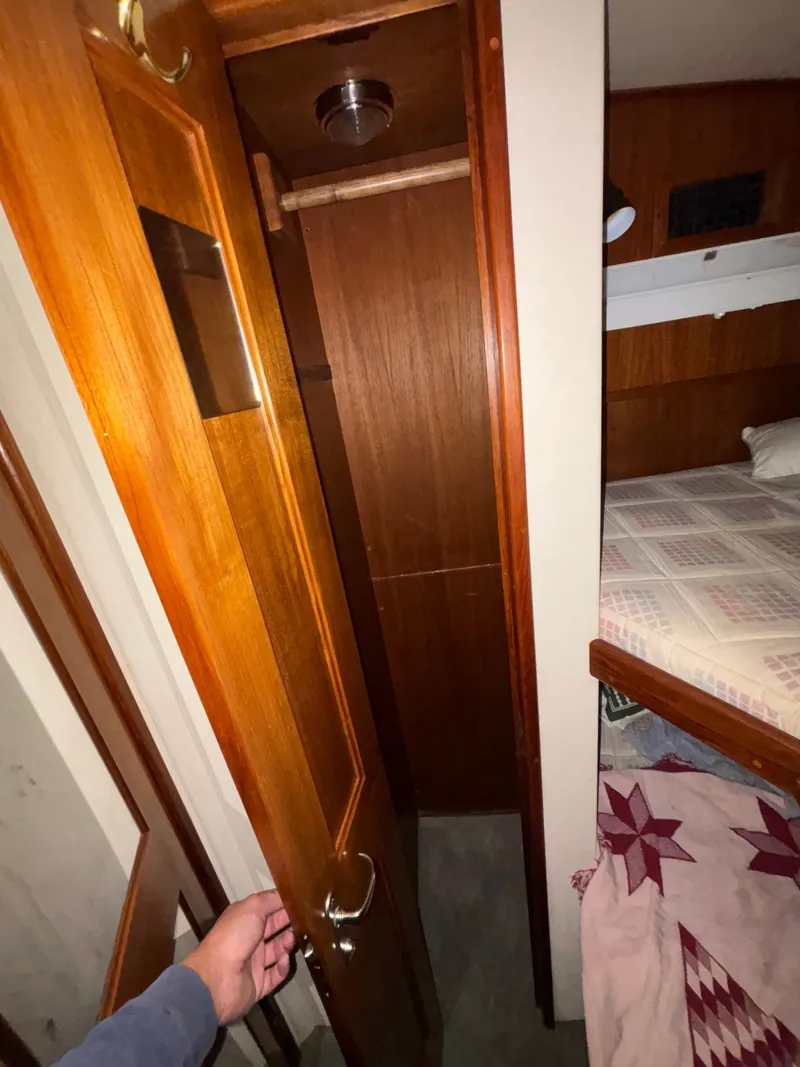 Slide: The Image of Viking 45 Convertible 1988 - 41