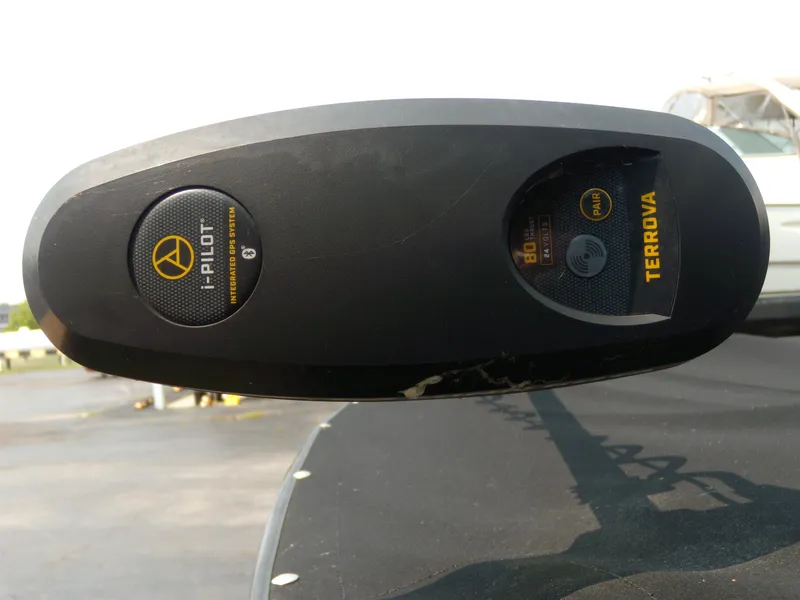Slide: The Image of i-Pilot integrated GPS system on 2015 Tracker Targa V-18 WT boat. - 3
