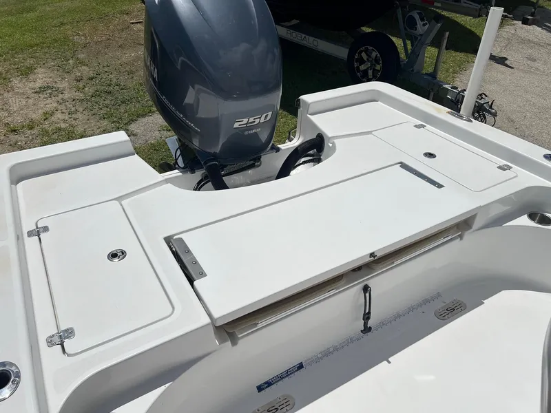 Slide: The Image of 2015 Sportsman Masters 247 Bay Boat with Yamaha 250 engine, rear deck view. - 8