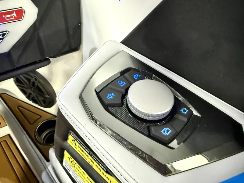 Slide: The Image of Nautique Super Air Nautique S23 2025 - 55